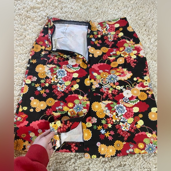 VINTAGE Floral Skirt - Picture 3 of 4
